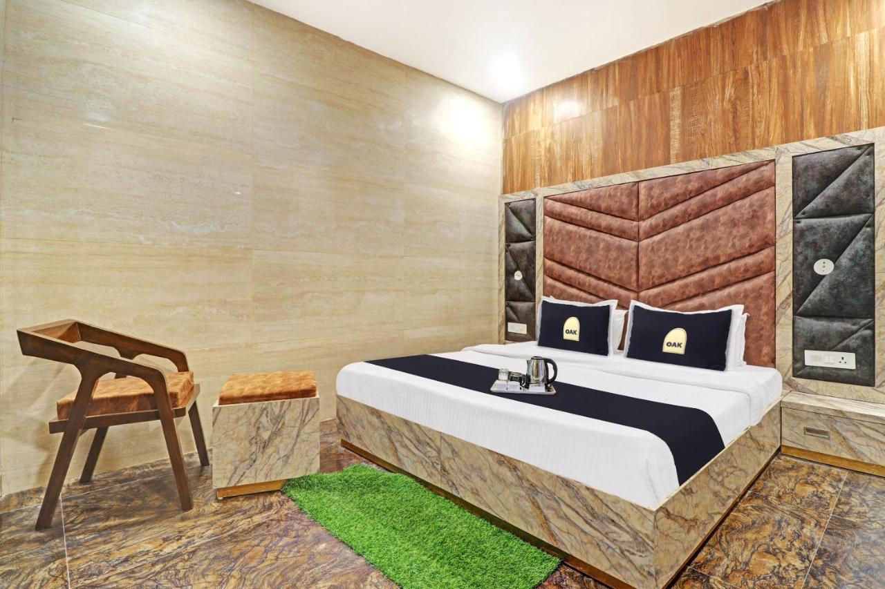 Townhouse Oak Pooth Haveli Делхи Екстериор снимка
